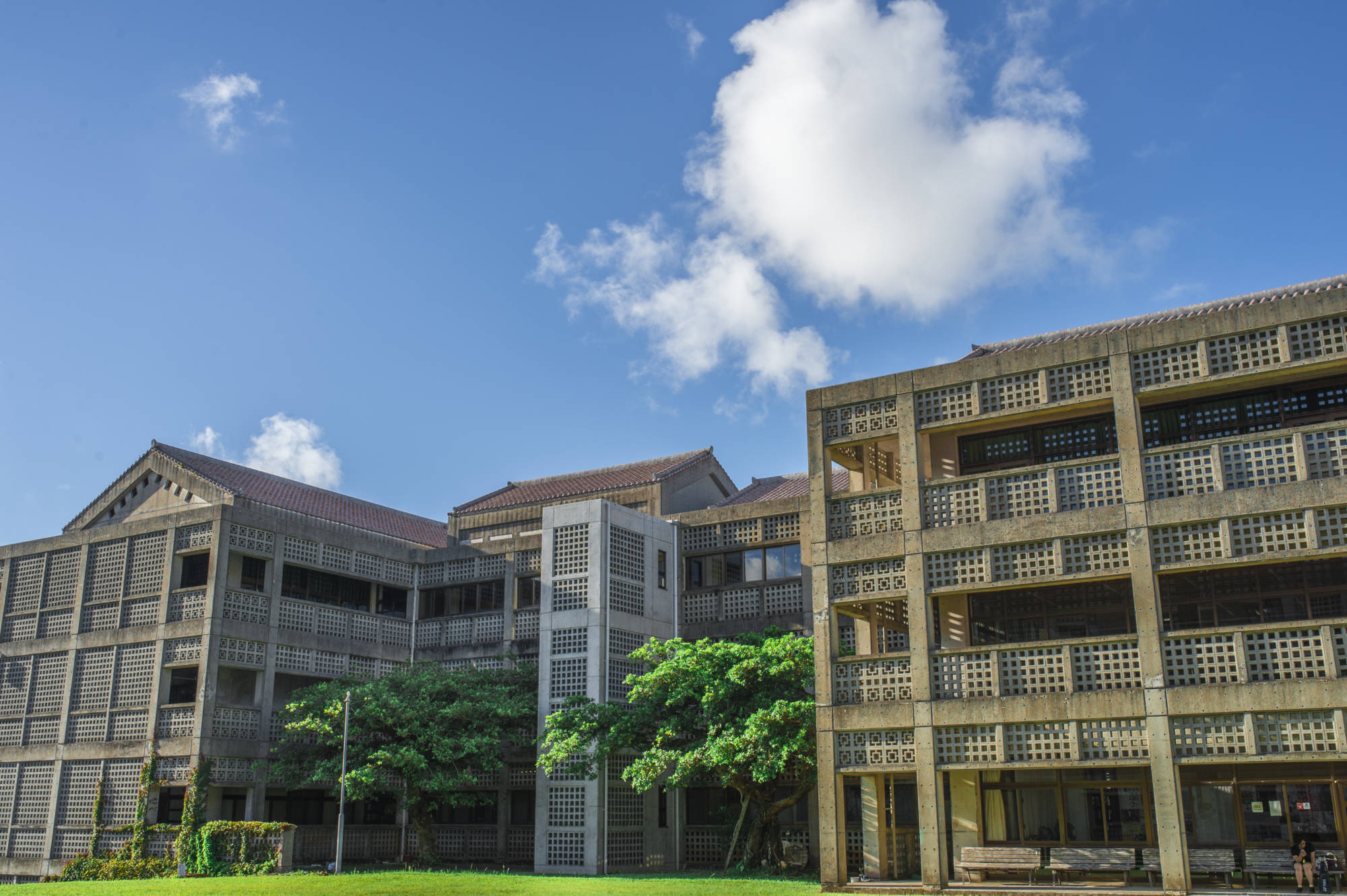 沖縄県立芸術大学