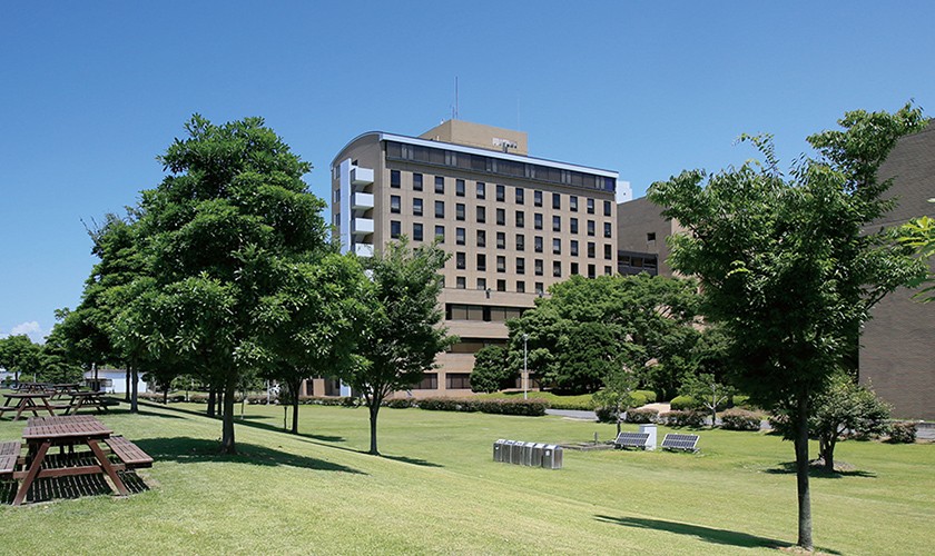 明海大学