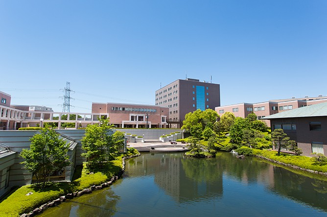 駒沢女子大学