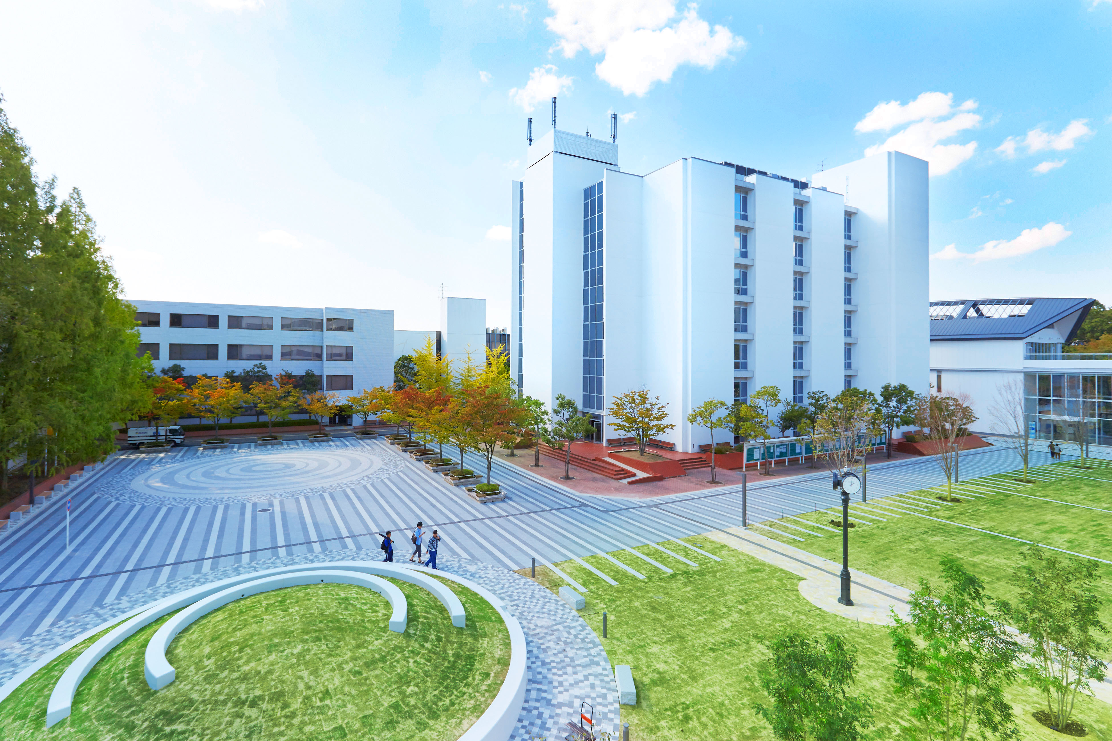 大阪経済法科大学