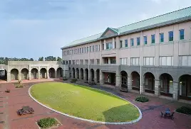 鈴鹿大学