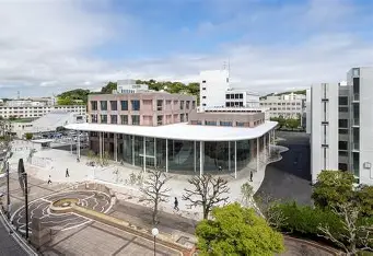 神奈川歯科大学