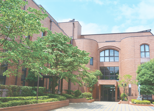 愛国学園大学